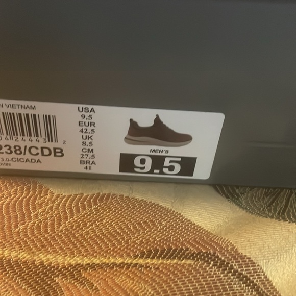 Sketchers memory foam classic fit sneakers for men - Picture 7 of 7